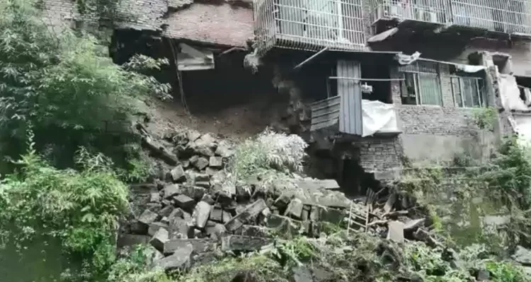 四川危房检测-网传四川宣汉一楼房底部垮塌房屋悬空 官方回应插图 四川危房检测-网传四川宣汉一楼房底部垮塌房屋悬空 官方回应插图